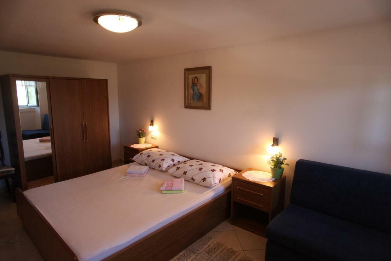 Accommodation Lily Vrana  Exterior foto