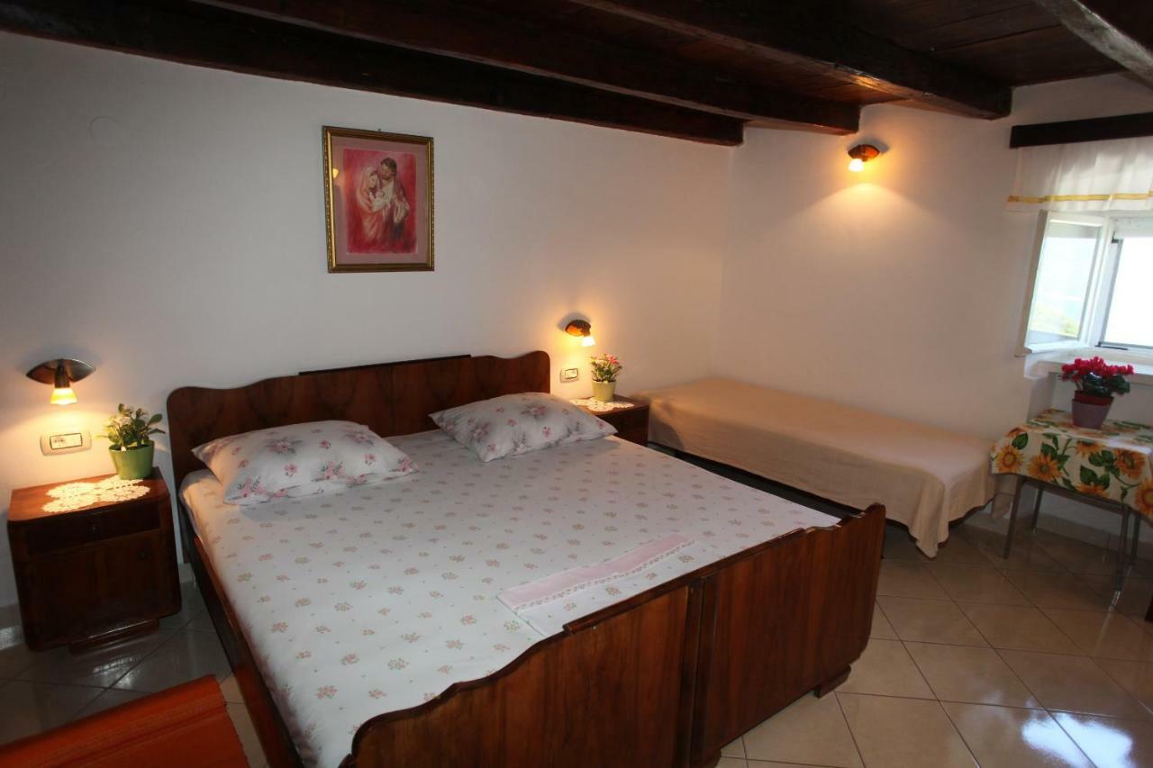 Accommodation Lily Vrana  Exterior foto