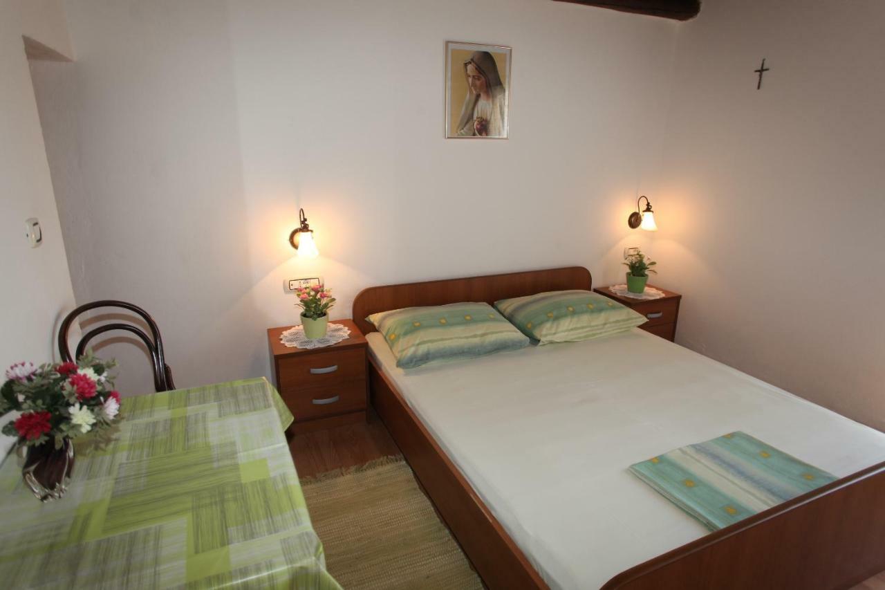 Accommodation Lily Vrana  Exterior foto